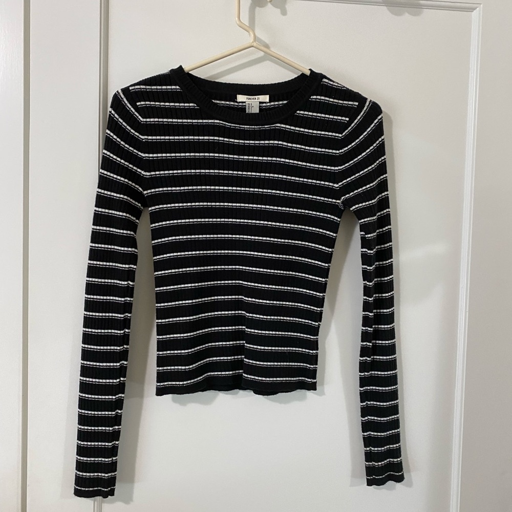 Long sleeve, tight fit, striped sweater